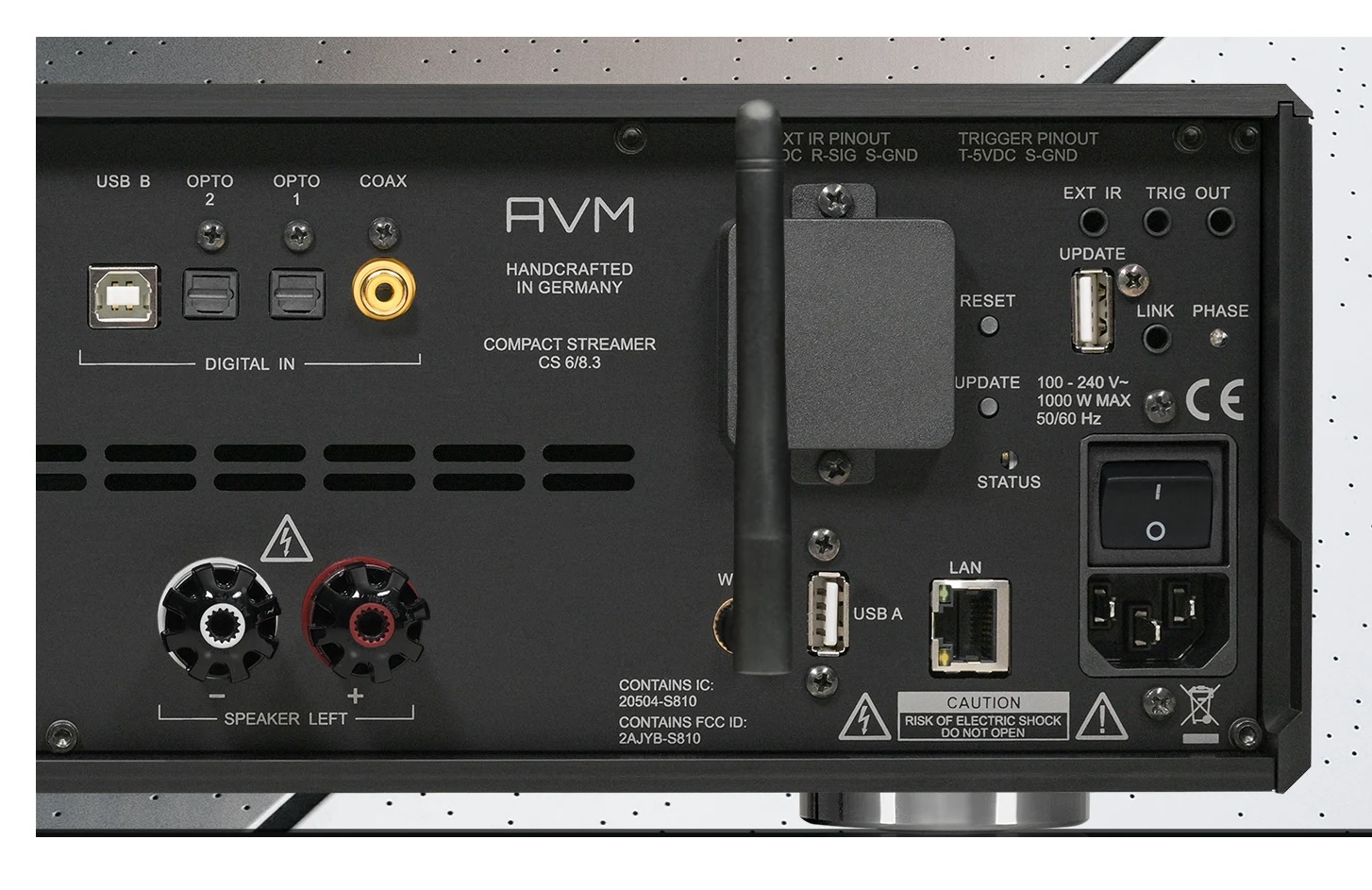 AVM CS 8.3 Black Edition Rear View